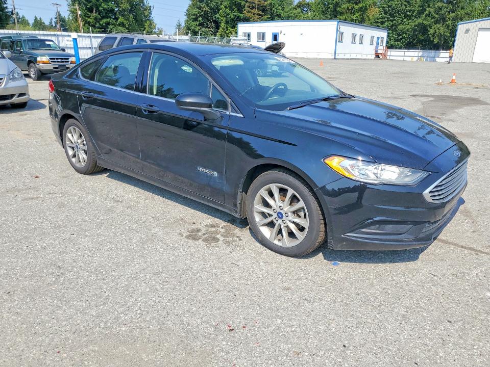 Photo 4 from auction – 2017 FORD FUSION with VIN 3FA6P0LU7HR348075