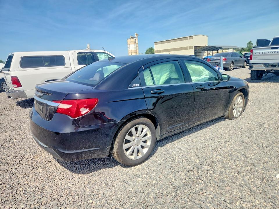 Photo 3 from auction – 2012 CHRYSLER 200 with VIN 1C3CCBBB0CN239428