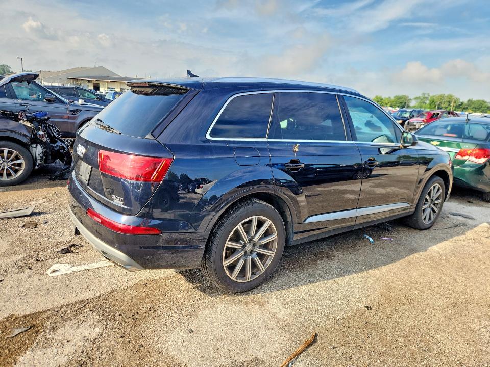 Photo 3 from auction – 2017 AUDI Q7 with VIN WA1LAAF71HD005341