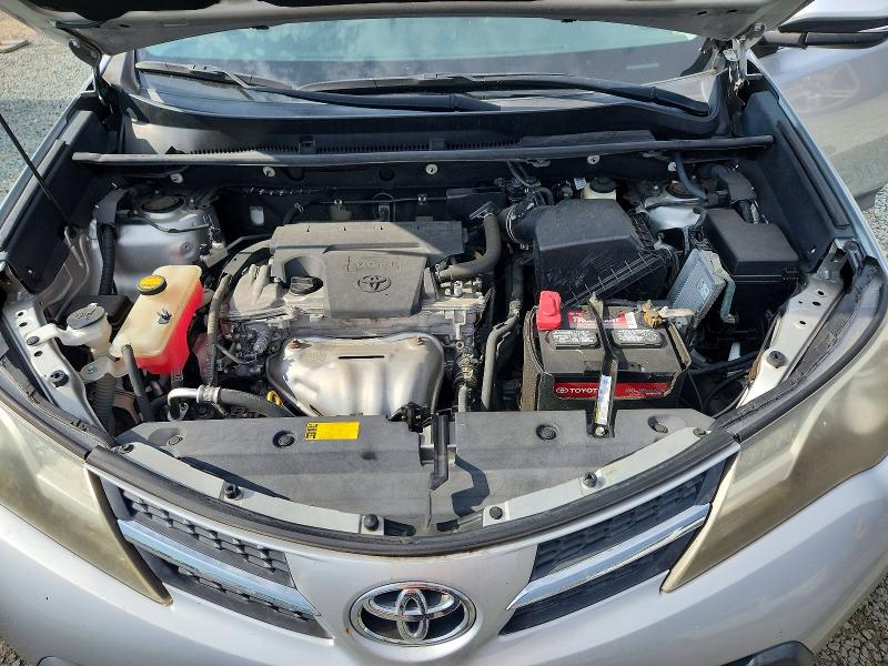 Photo 12 from auction – 2015 TOYOTA RAV4 with VIN 2T3YFREV8FW185798