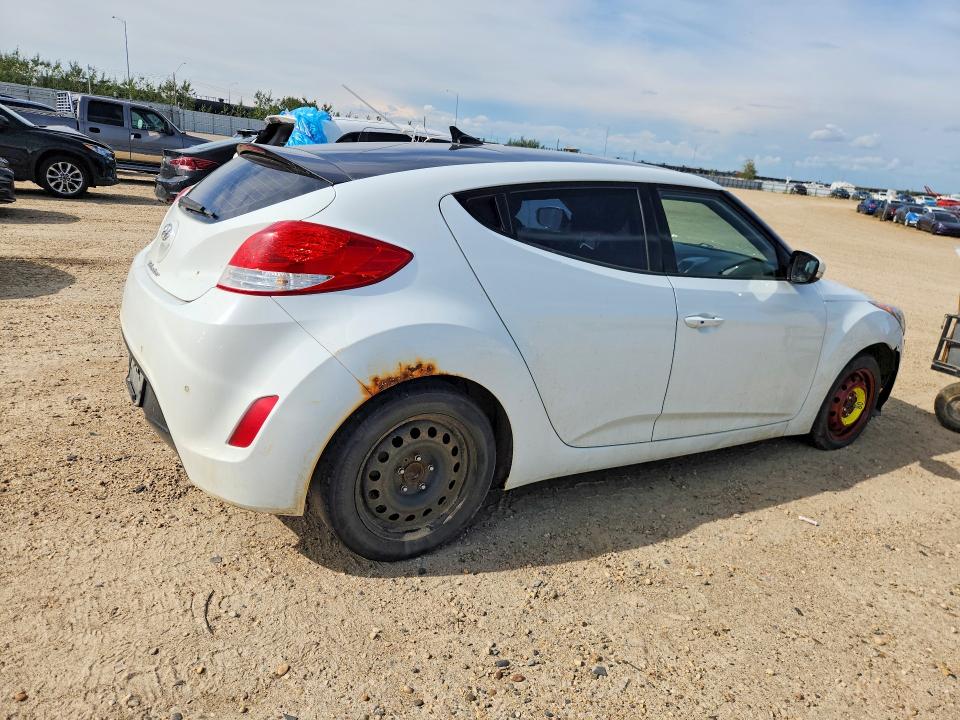Photo 3 from auction – 2016 HYUNDAI VELOSTER with VIN KMHTC6AD1GU261466