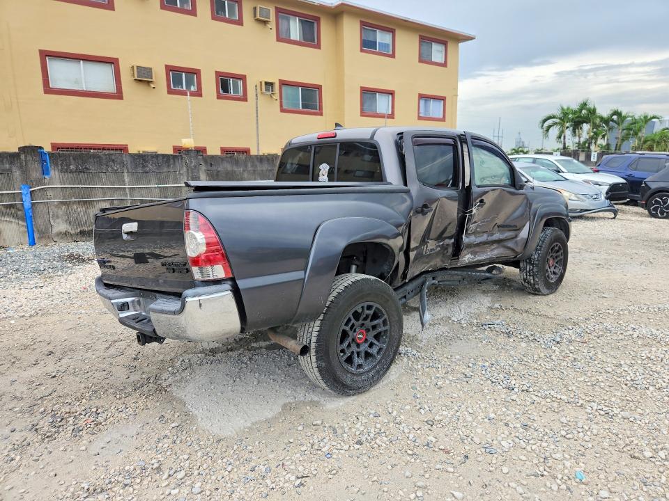 Photo 3 from auction – 2015 TOYOTA TACOMA with VIN 5TFJU4GN7FX084979