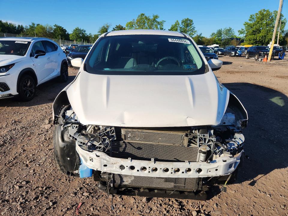 Photo 5 from auction – 2017 FORD ESCAPE with VIN 1FMCU0GDXHUB19216