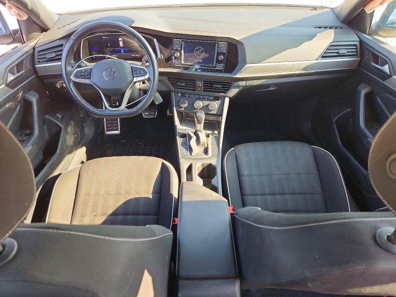 Снимка 8 от търг – 2024 VOLKSWAGEN JETTA с VIN 3VWBM7BU8RM044664