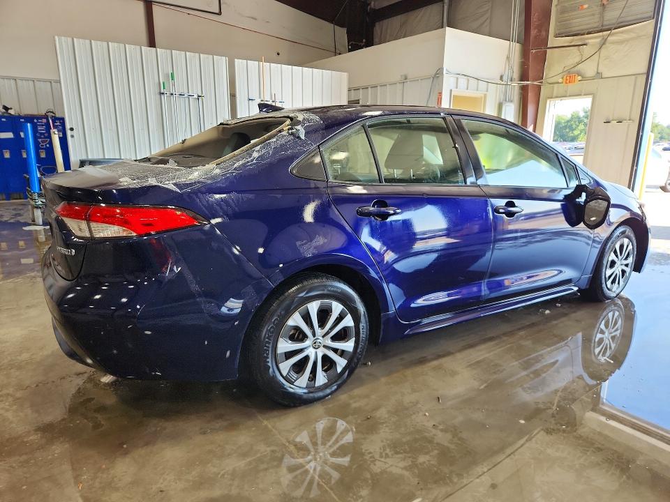 Photo 3 from auction – 2022 TOYOTA COROLLA with VIN JTDEAMDE6NJ048541