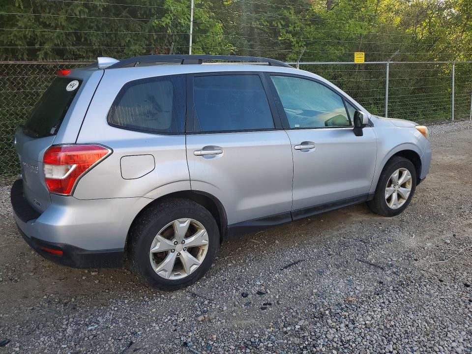 Photo 3 from auction – 2016 SUBARU FORESTER with VIN JF2SJADC3GH438301