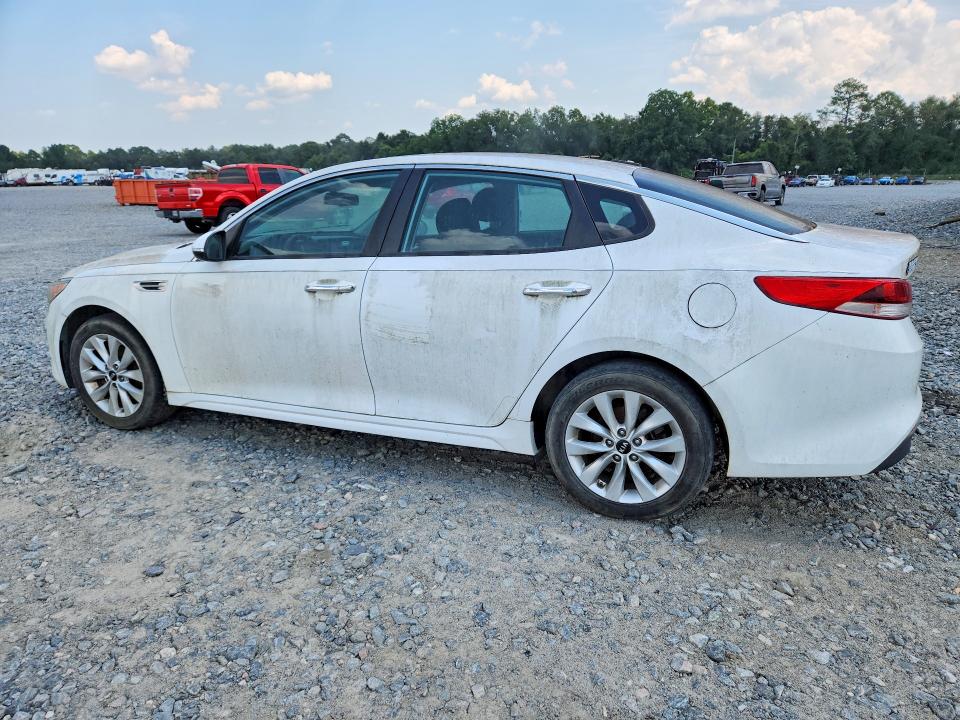 Photo 2 from auction – 2017 KIA OPTIMA with VIN 5XXGT4L35HG133897