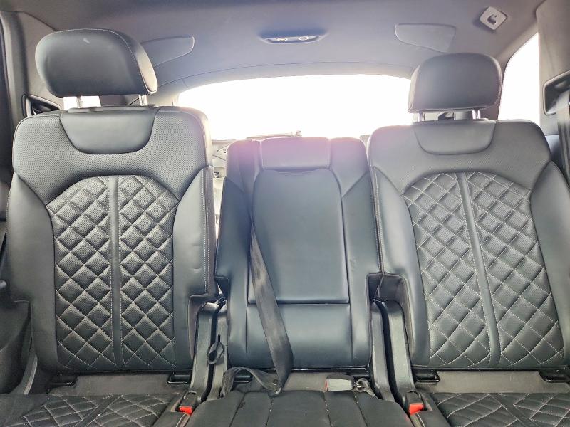 Photo 10 from auction – 2020 AUDI SQ7 with VIN WA1VWAF76LD013518