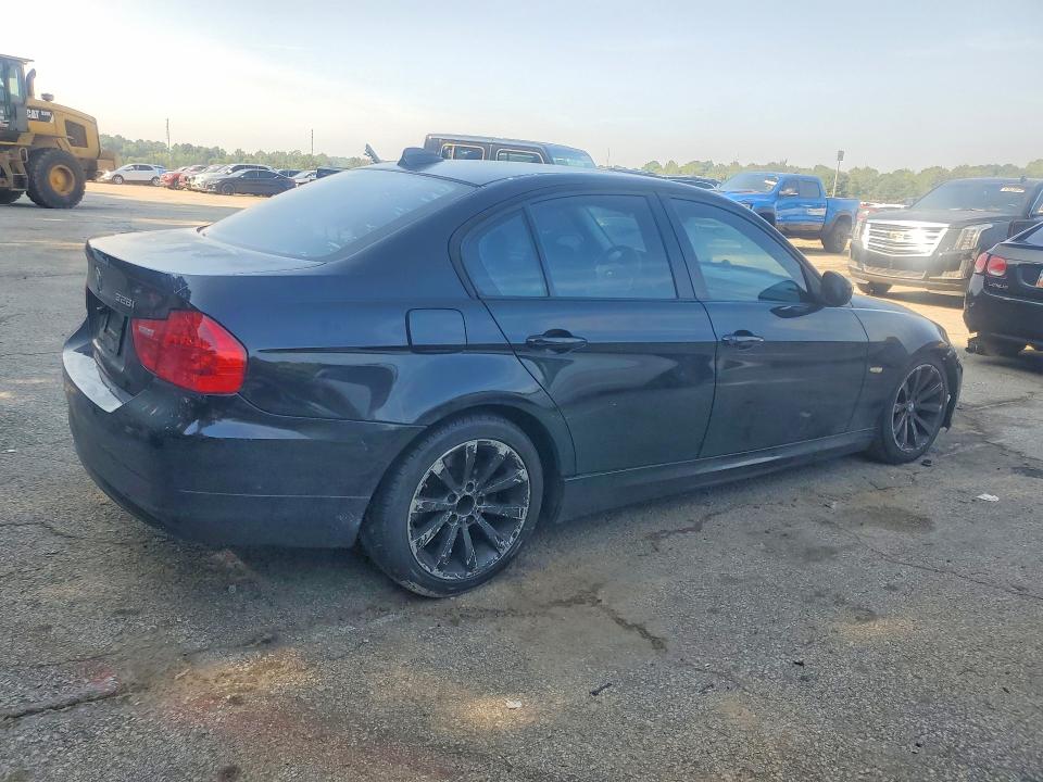 Photo 3 from auction – 2009 BMW 328 with VIN WBAPH57509NM32137