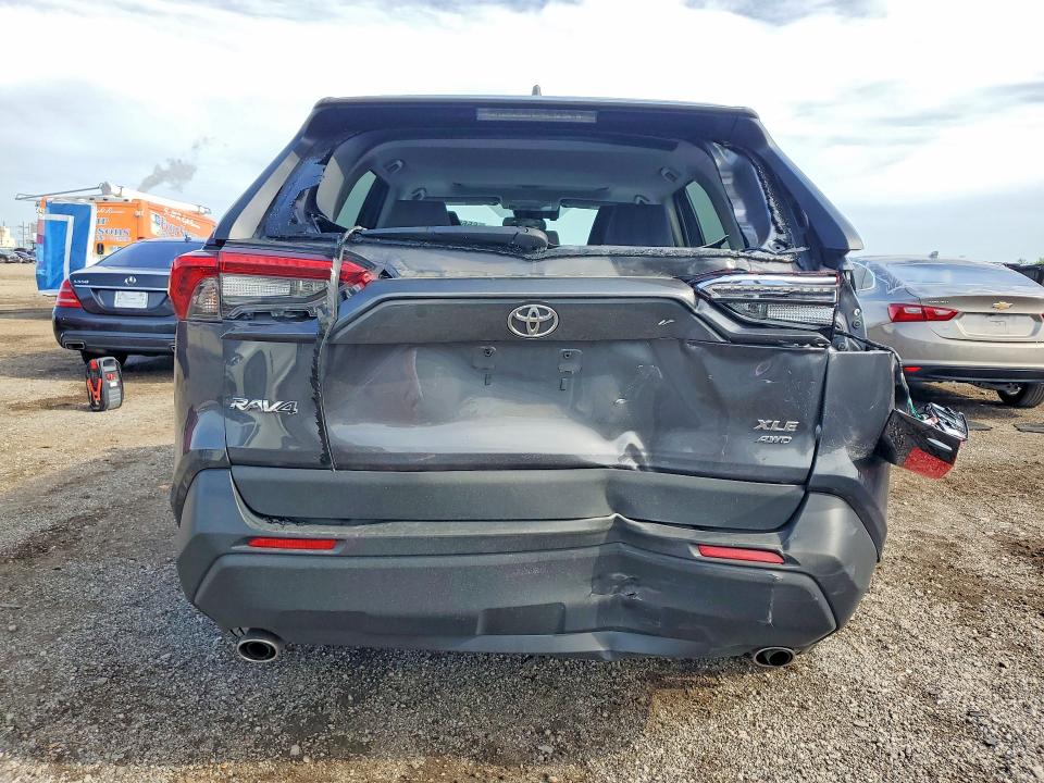 Photo 6 from auction – 2019 TOYOTA RAV4 with VIN 2T3P1RFV3KW071467
