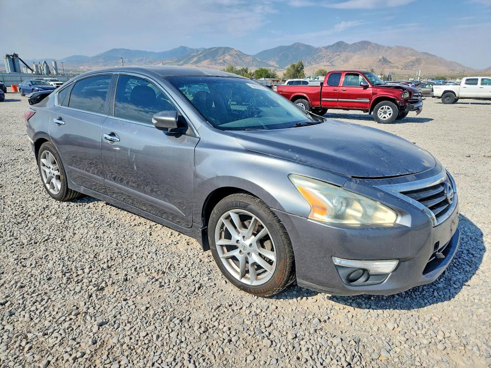 Photo 4 from auction – 2015 NISSAN ALTIMA with VIN 1N4BL3AP1FC254097