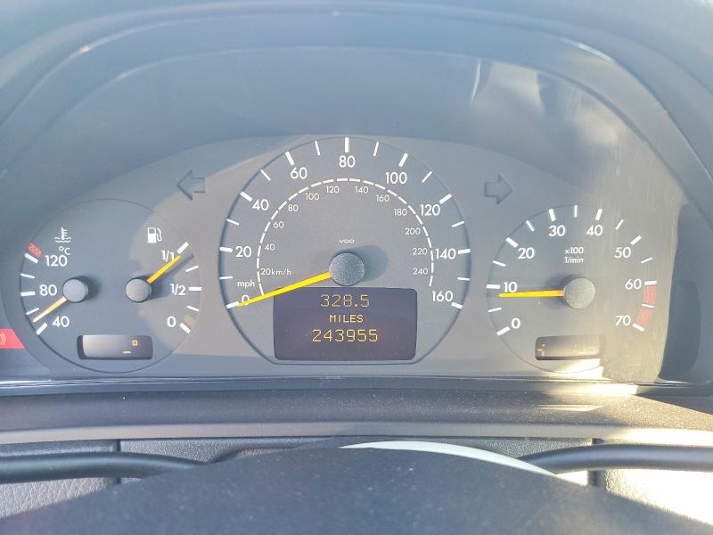 Photo 9 from auction – 2000 MERCEDES-BENZ E with VIN WDBJF65JXYB013473