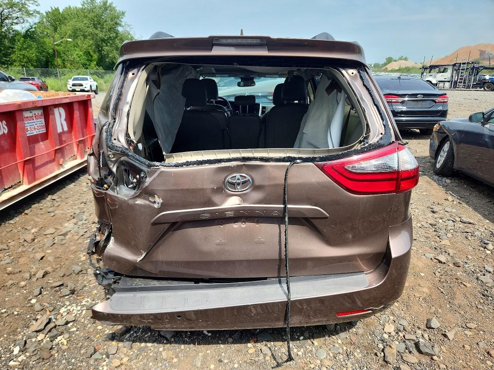 Photo 6 from auction – 2019 TOYOTA SIENNA with VIN 5TDYZ3DC9KS989138