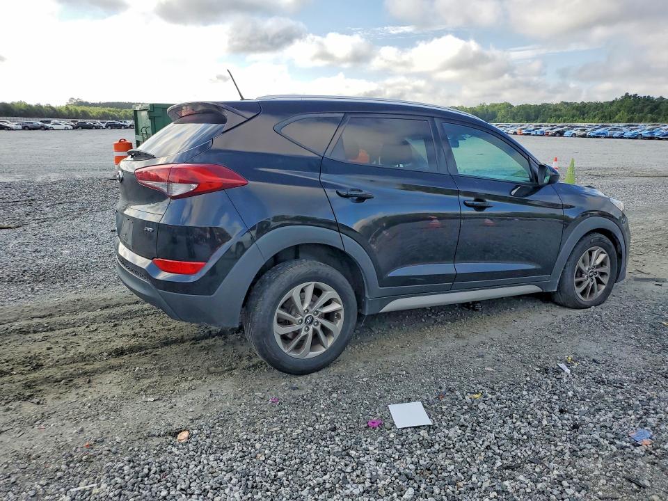 Photo 3 from auction – 2017 HYUNDAI TUCSON with VIN KM8J3CA45HU460771