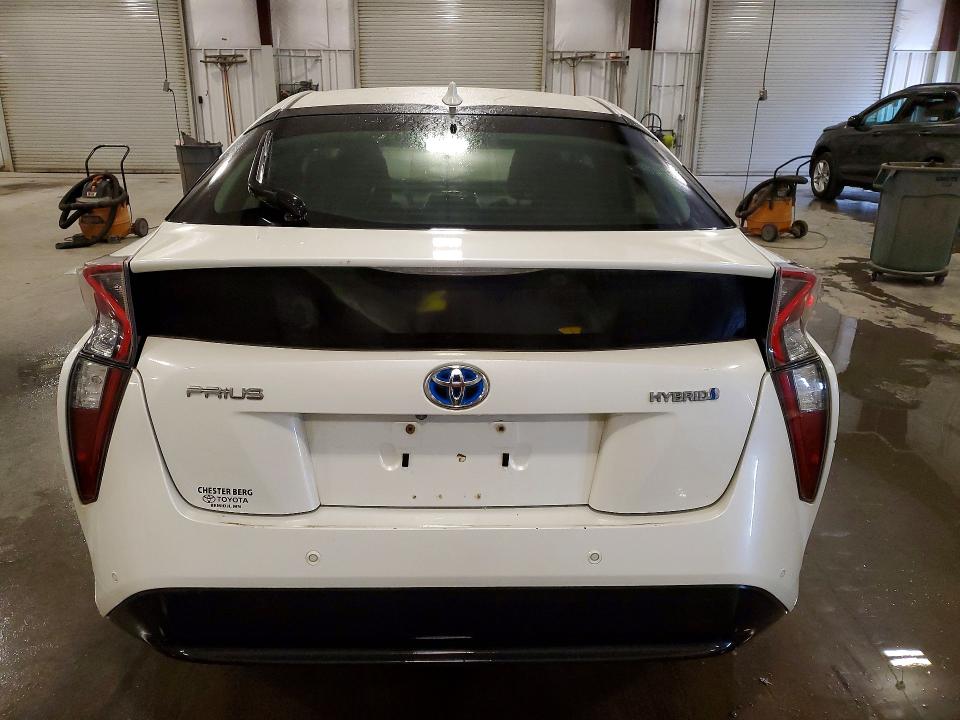 Photo 6 from auction – 2018 TOYOTA PRIUS with VIN JTDKBRFU6J3065291