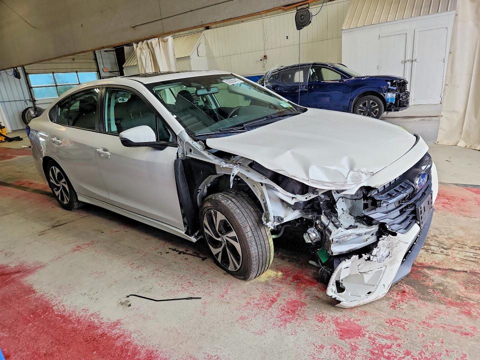 Photo 4 from auction – 2023 SUBARU LEGACY with VIN 4S3BWAF61P3009095