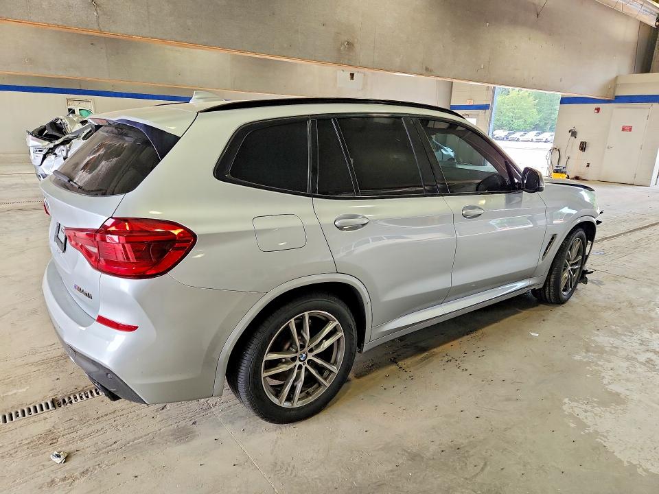 Фото 3 с аукциона – 2018 BMW X3 с VIN 5UXTS3C53J0Z02397