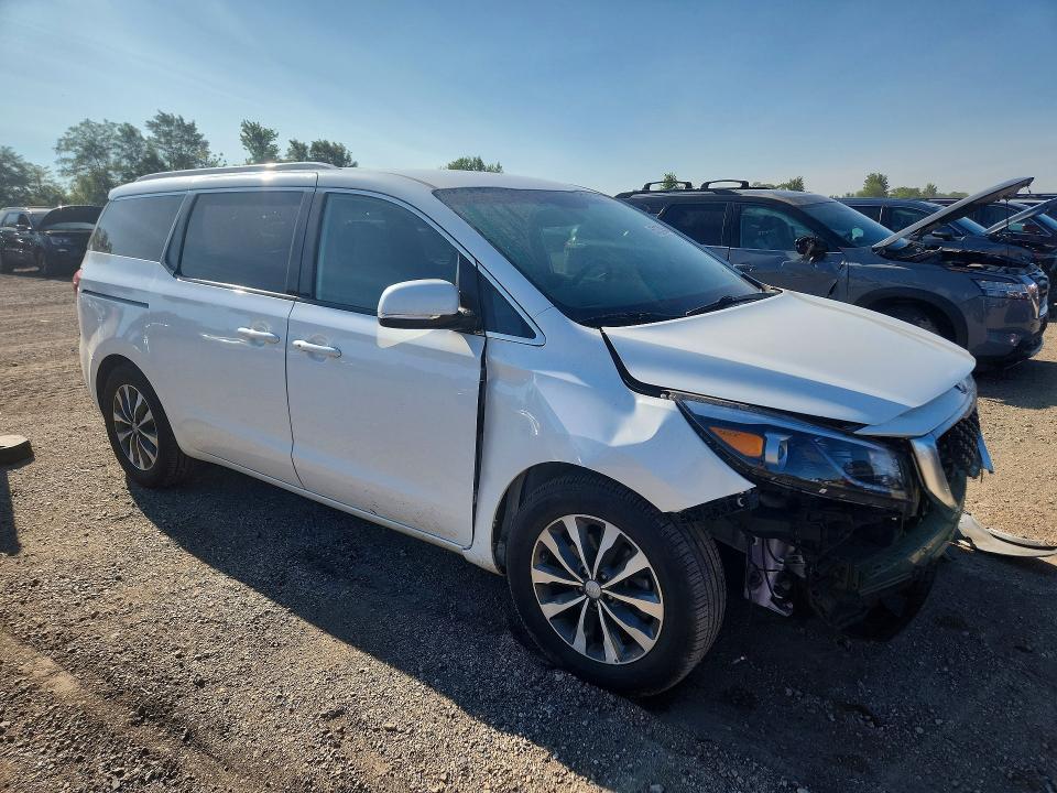 Photo 4 from auction – 2016 KIA SEDONA with VIN KNDMC5C18G6155753