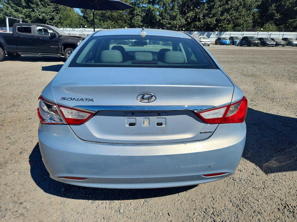 Photo 6 from auction – 2011 HYUNDAI SONATA with VIN 5NPEC4AC2BH136228