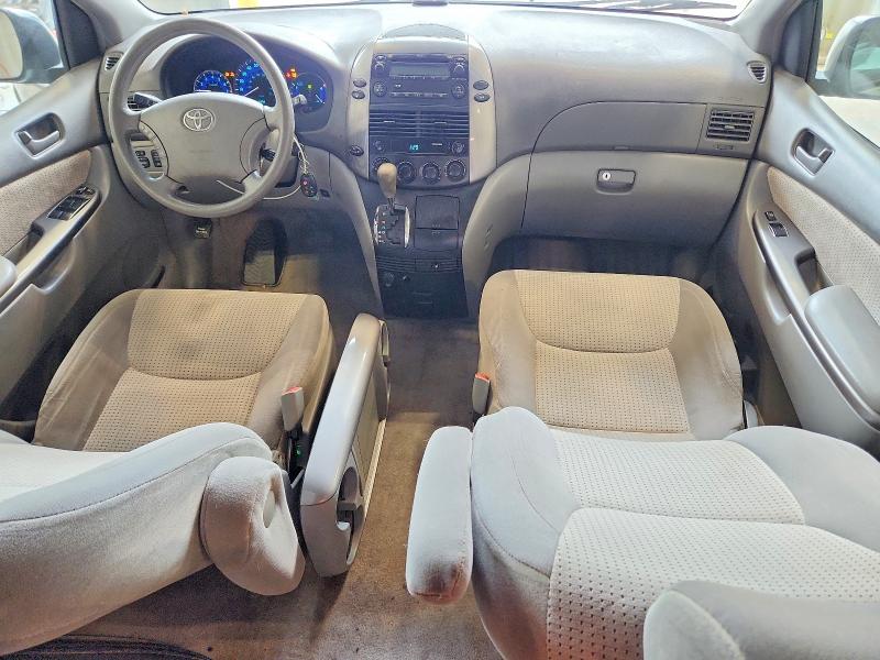 Photo 8 from auction – 2008 TOYOTA SIENNA with VIN 5TDZK23C98S220362