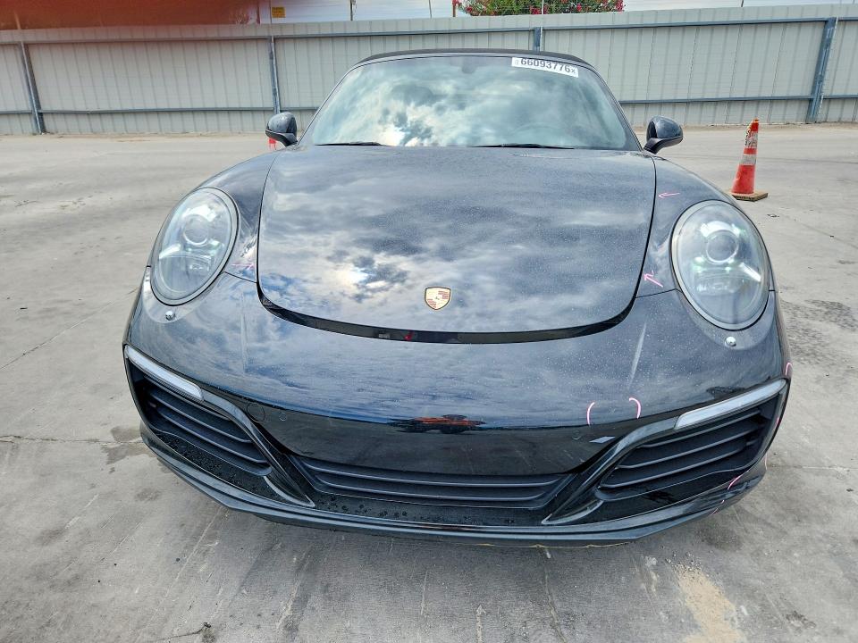 Снимка 5 от търг – 2017 PORSCHE 911 с VIN WP0CA2A90HS141234