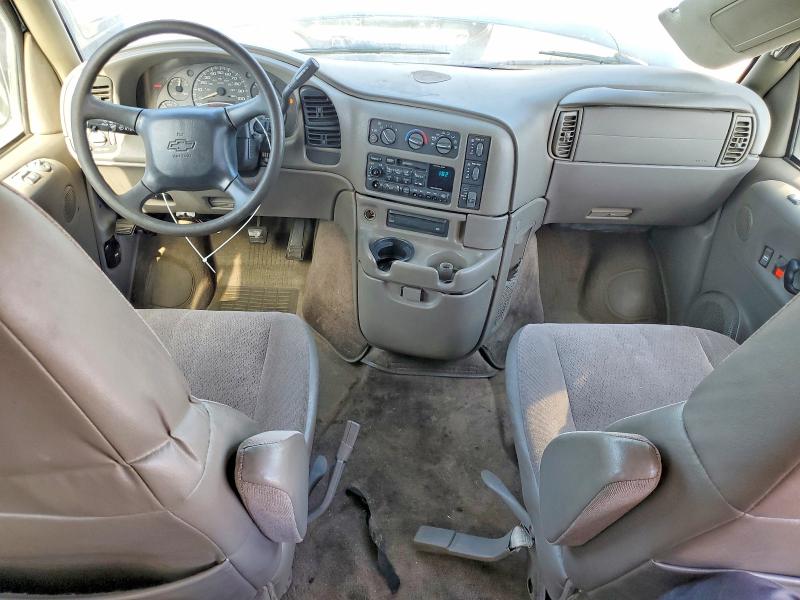 Photo 8 from auction – 2002 CHEVROLET ASTRO with VIN 1GNDM19X82B149492