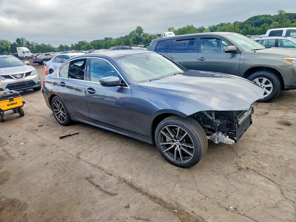 Photo 4 from auction – 2021 BMW 330XI with VIN 3MW5R7J03M8B53385