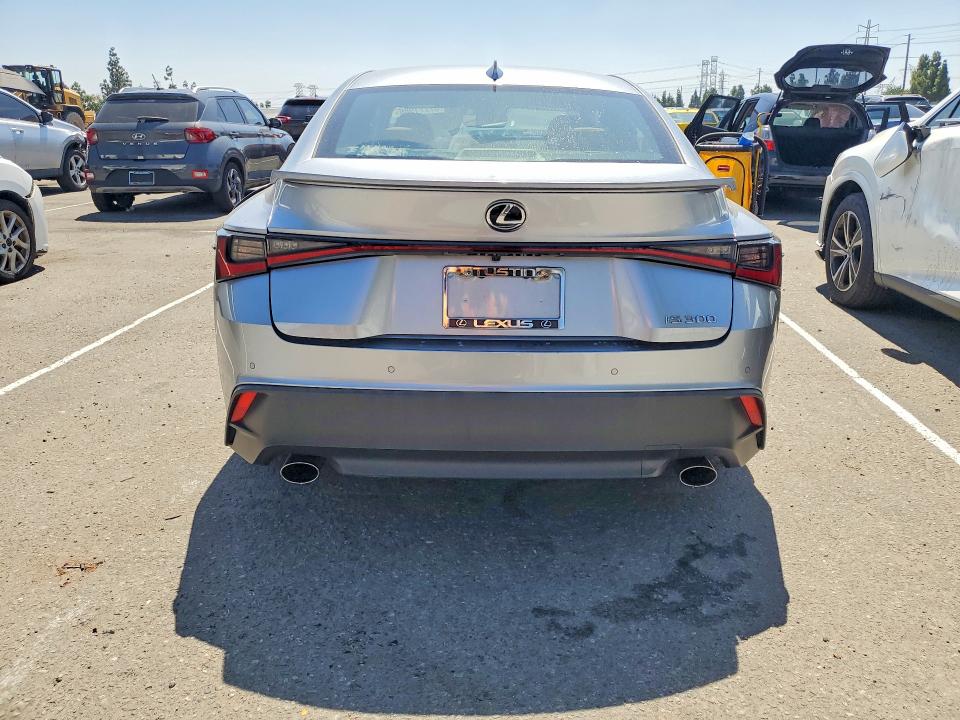 Photo 6 from auction – 2022 LEXUS IS with VIN JTHDA1D24N5122644