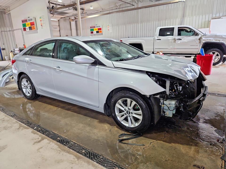 Photo 4 from auction – 2012 HYUNDAI SONATA with VIN 5NPEB4AC7CH349437