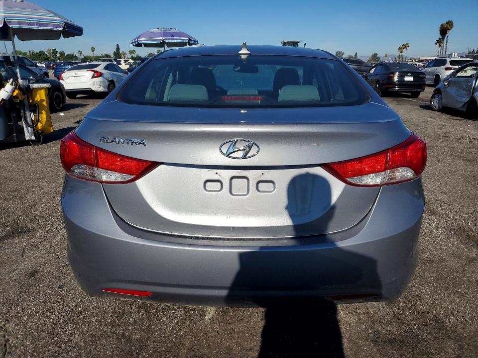 Photo 6 from auction – 2013 HYUNDAI ELANTRA with VIN KMHDH4AE8DU910792