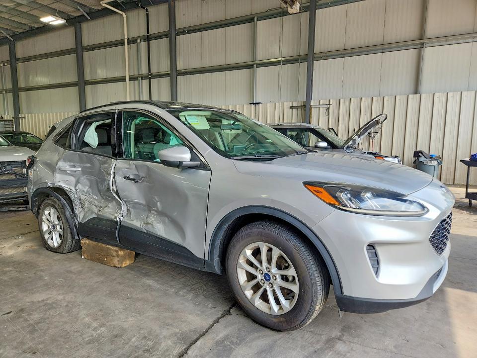 Photo 4 from auction – 2020 FORD ESCAPE with VIN 1FMCU9G68LUA83217