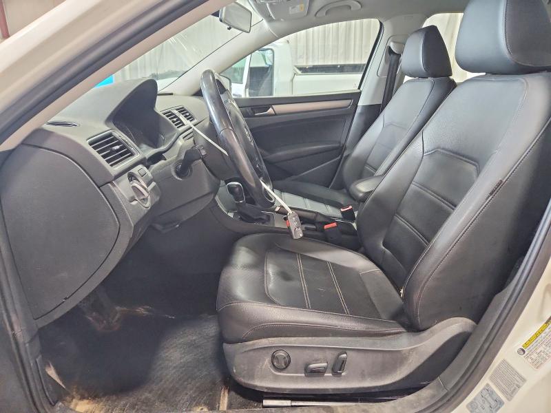 Photo 7 from auction – 2015 VOLKSWAGEN PASSAT with VIN 1VWBV7A33FC105048