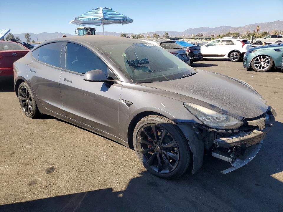 Photo 4 from auction – 2018 TESLA MODEL 3 with VIN 5YJ3E1EBXJF122334