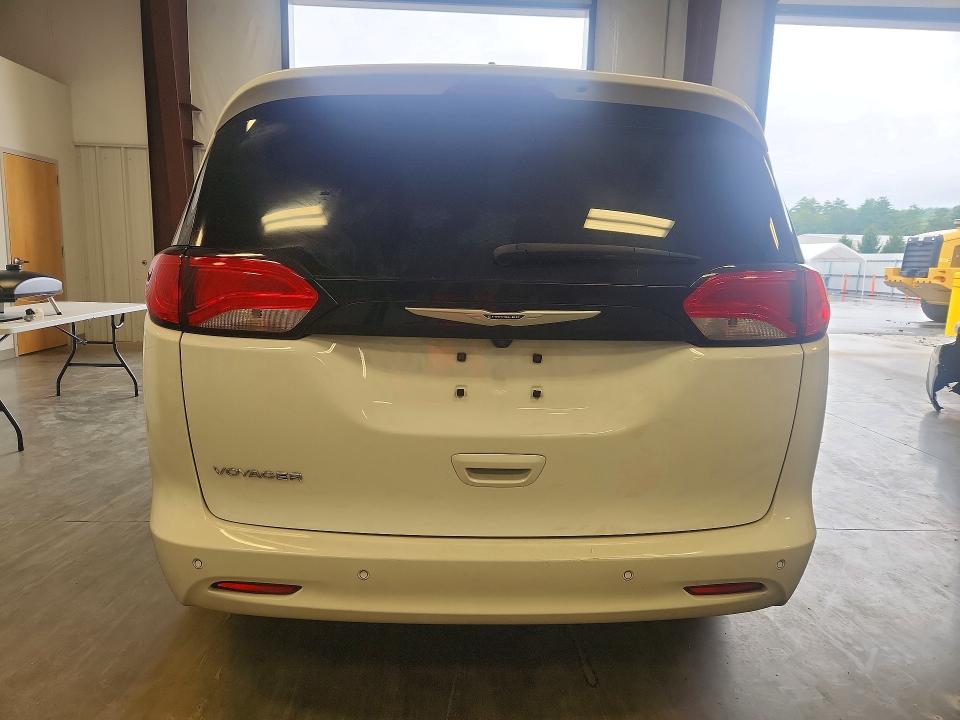 Photo 6 from auction – 2024 CHRYSLER VOYAGER with VIN 2C4RC1CG7RR190931