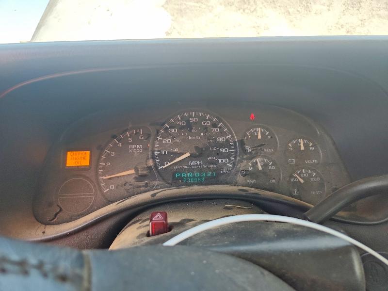 Photo 9 from auction – 2002 CHEVROLET SILVERADO with VIN 2GCEK19TX21328861