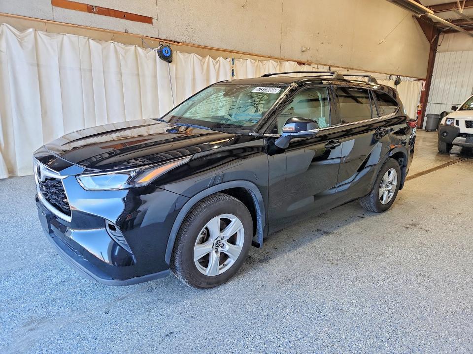 TOYOTA HIGHLANDER 2022 with VIN 5TDZZRAH6NS097392 - Photo from auction