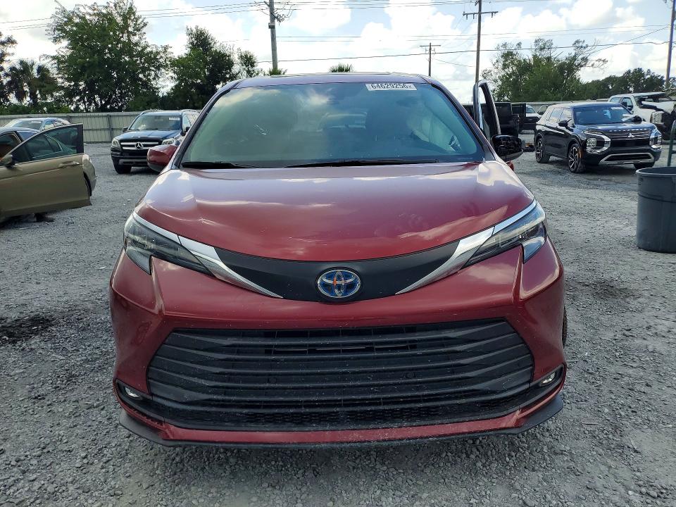 Photo 5 from auction – 2025 TOYOTA SIENNA with VIN 5TDYRKEC4SS257007