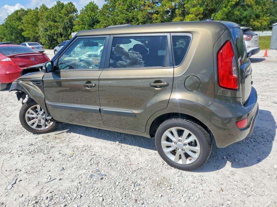 Photo 2 from auction – 2013 KIA SOUL with VIN KNDJT2A61D7520859
