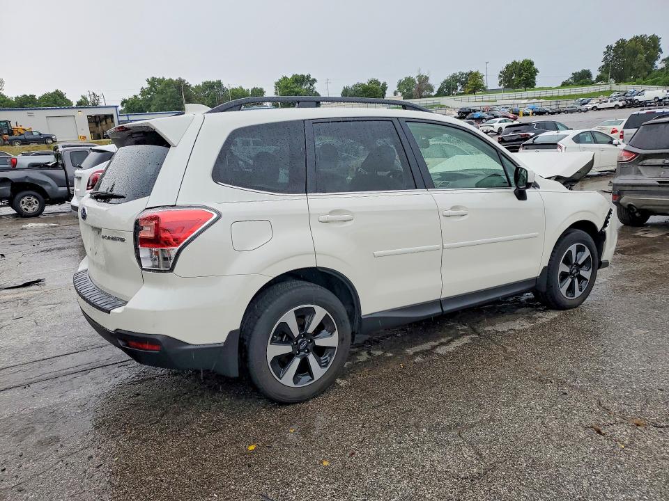 Photo 3 from auction – 2018 SUBARU FORESTER with VIN JF2SJALC5JH455299