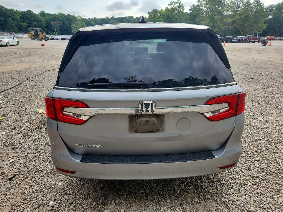 Photo 6 from auction – 2018 HONDA ODYSSEY with VIN 5FNRL6H72JB052476