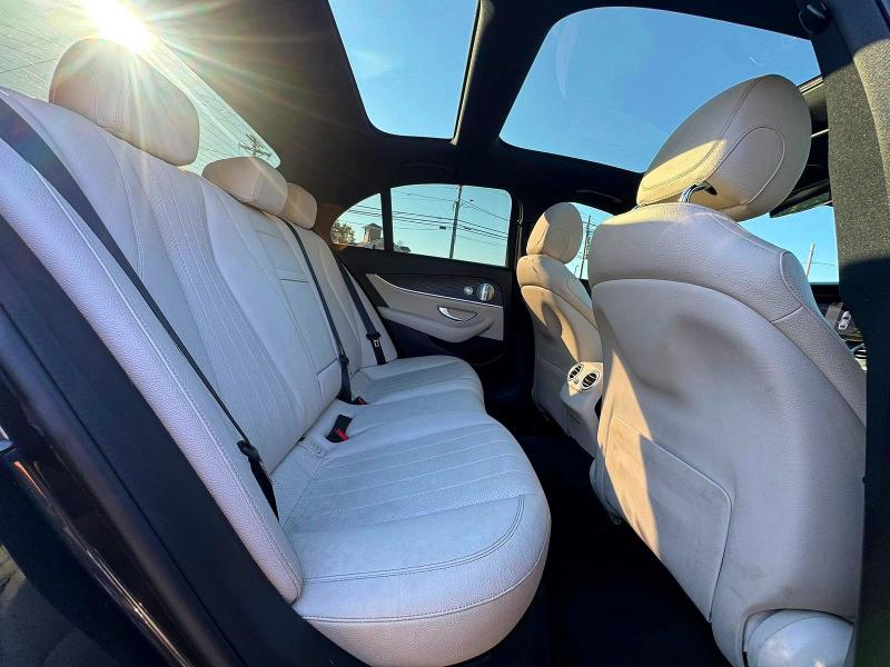 Photo 6 from auction – 2021 MERCEDES-BENZ E with VIN W1KZF8DB0MA889632