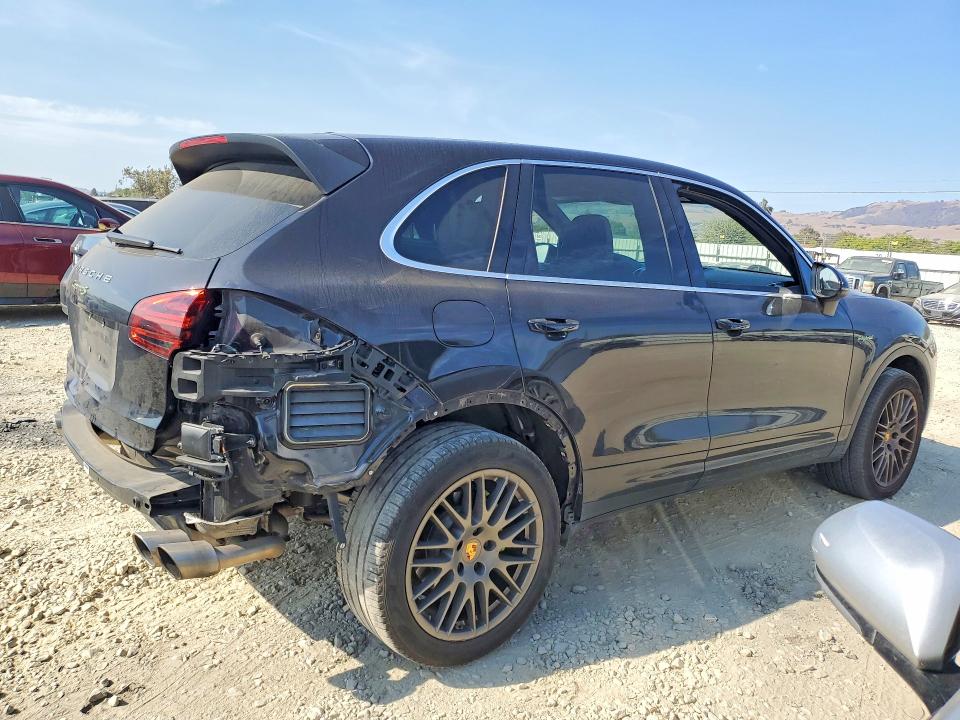 Photo 3 from auction – 2016 PORSCHE CAYENNE with VIN WP1AE2A27GLA62942
