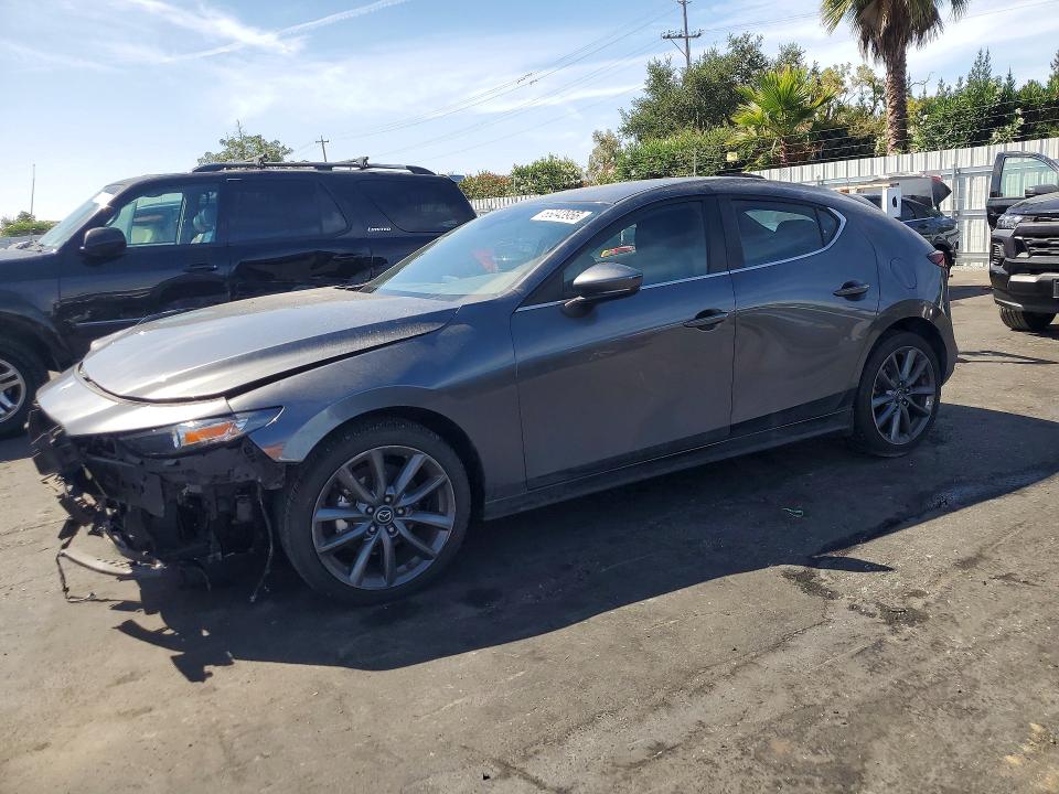 MAZDA 3 2019 with VIN JM1BPAMM2K1120225 - Photo from auction