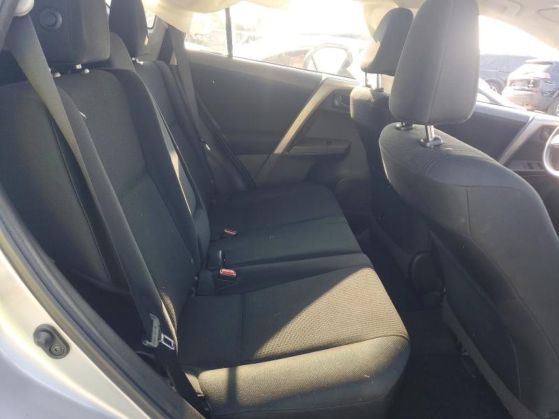 Photo 11 from auction – 2018 TOYOTA RAV4 with VIN 2T3BFREV4JW701752