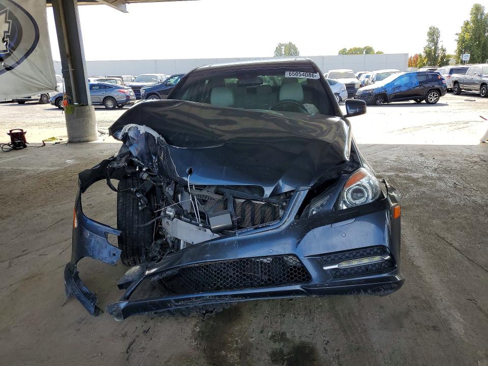 Photo 5 from auction – 2013 MERCEDES-BENZ E with VIN WDDHF5KB2DA766119