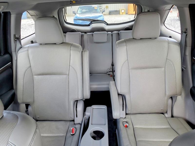 Photo 10 from auction – 2015 TOYOTA HIGHLANDER with VIN 5TDDKRFH7FS182606