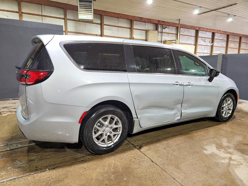 Photo 3 from auction – 2026 CHRYSLER PACIFICA with VIN 2C4RC1BG3TR236263