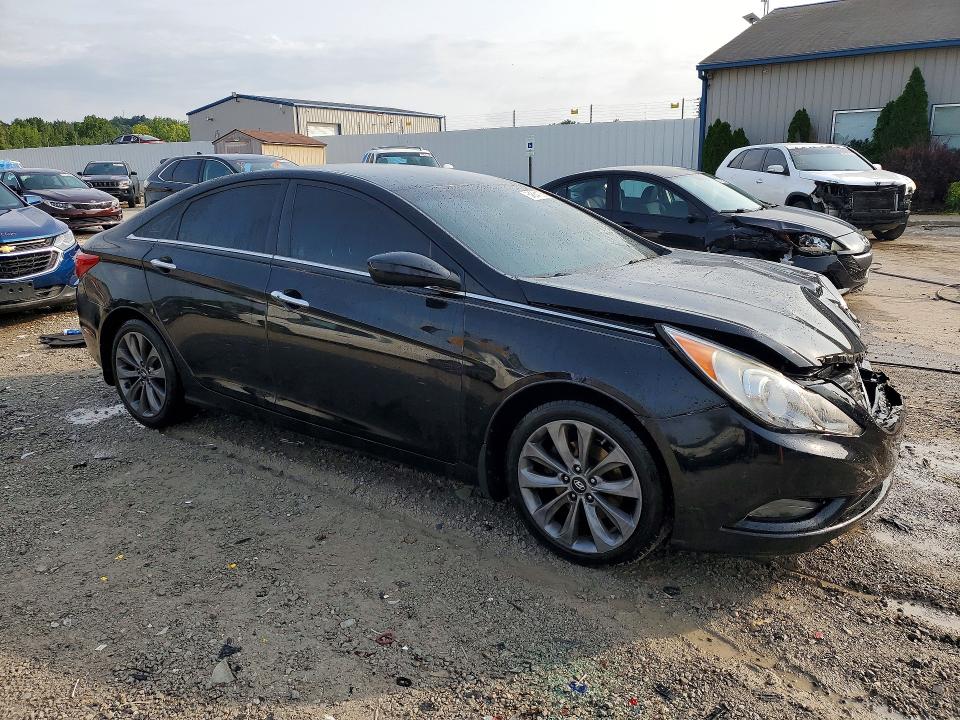 Photo 4 from auction – 2013 HYUNDAI SONATA with VIN 5NPEC4AC8DH793067