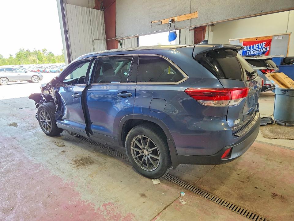 Photo 2 from auction – 2017 TOYOTA HIGHLANDER with VIN 5TDJZRFH1HS429281