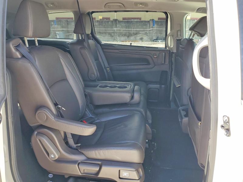 Photo 11 from auction – 2018 HONDA ODYSSEY with VIN 5FNRL6H73JB002007